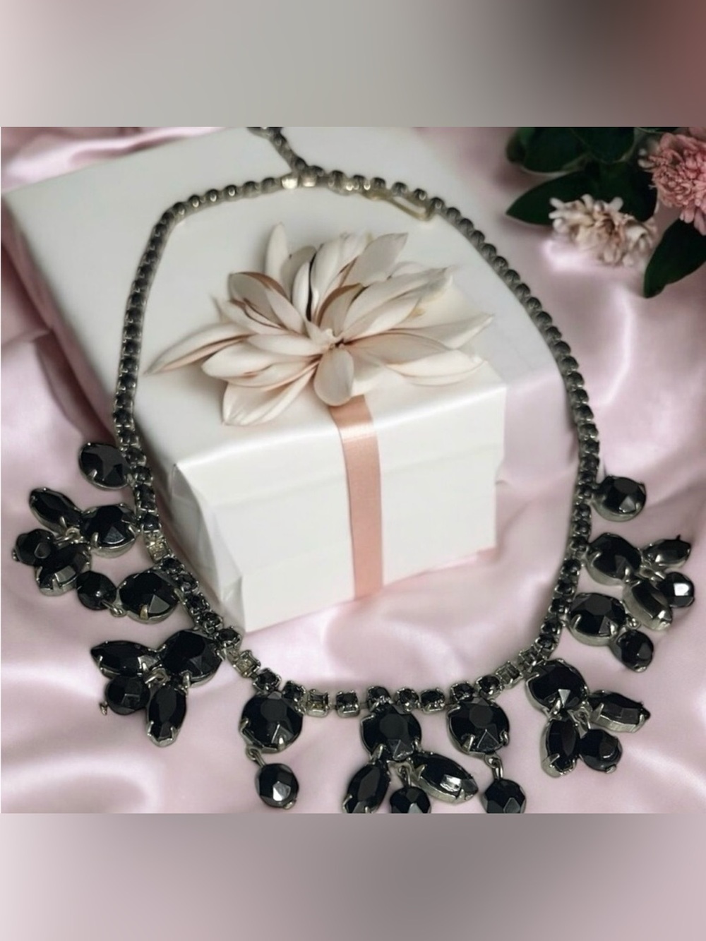 Vintage Weise Bold Black and Silver Statement Necklace